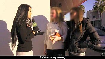 Hottie se desnuda y tiene sexo en público por dinero en efectivo 21 XVIDEOS