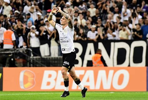 Imagens Fortes Ex Corinthians R Ger Guedes Quebra Dedo Durante Jogo