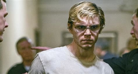 Pai De Jeffrey Dahmer Quer Processar Netflix Após Séries