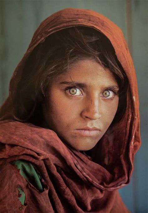 STEVE MCCURRY - Afghan Girl, 1984