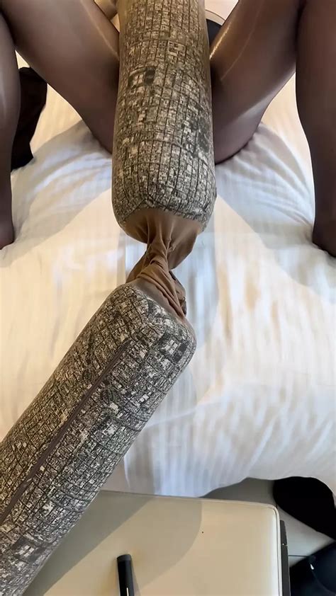 Vidéos porno gay gratuites Homme En Collants xHamster