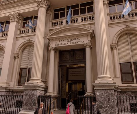 Banco Central De Argentina Baja Tasa De Inter S A Por Expectativas