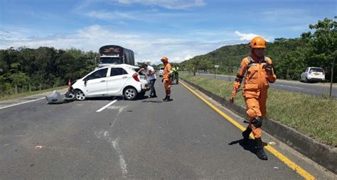 Aparatoso accidente de tránsito en la variante de Ibagué dejó un adol