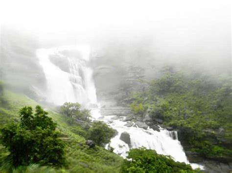 Waterfalls near Bangalore : Luxuriating Under The Cascading Delights