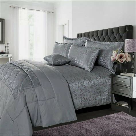 Catherine Lansfield Damask Jacquard Super King Duvet Cover Set With