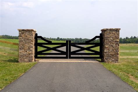 Residential Ranch Gorgeous Simple Metal Driveway Gate Etsy Canada