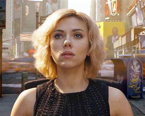 Lucy Poster Scarlett Johansson