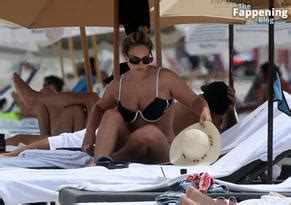 Alina Baraz Sizzles In Sexy Bikini On Miami Beach AZNude