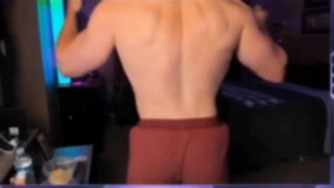 Str8 Streamer Shakes Ass For Every Sub ThisVid