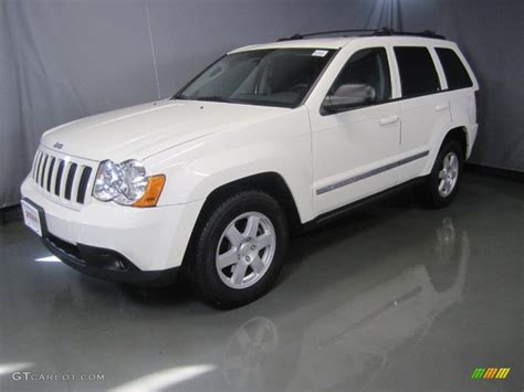 Stone White Jeep Grand Cherokee Laredo X Photo