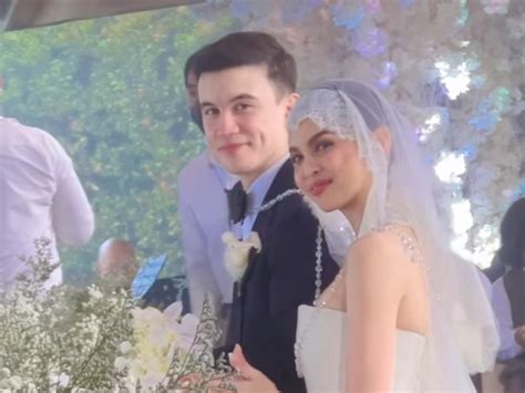 Maine Mendoza And Arjo Atayde S Baguio City Wedding Is As Intimate As