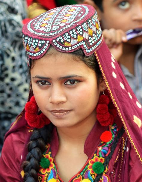 Sindhi Anmol Sindh Brings Out Its Colours On Ajrak Topi Day