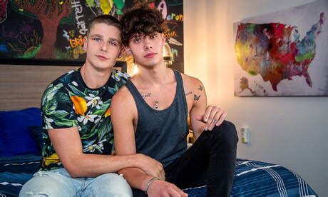 American Stud Travis Stevens Posing Naked