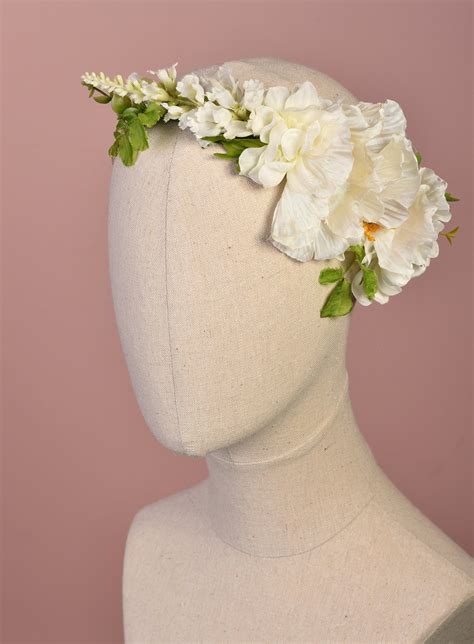 White Poppy Bridal Flower Wreath