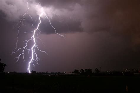 Terrifying Photographs Of Lightning Striking