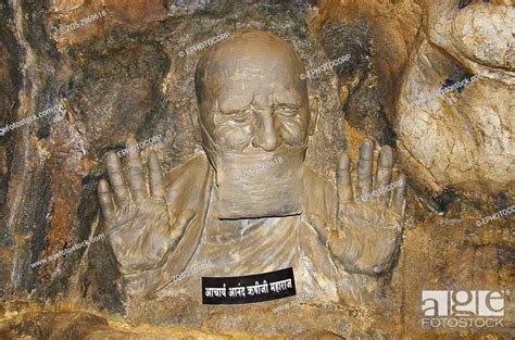 Clay Idol Of Aacharya Anand Rushiji Maharaj Sant Darshan Museum