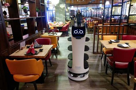 Wenn Der Service Roboter Das Sushi Bringt