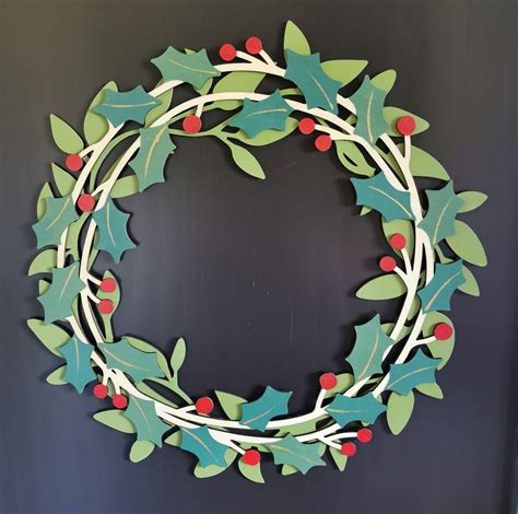 Wooden Christmas Wreath, Elegant Hand Painted Wreath, Wreath With ...