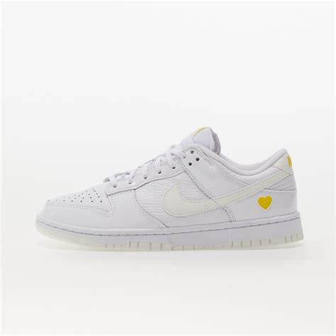 Nike Wmns Dunk Low