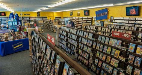 23 Vintage Blockbuster Photos From The Heyday Of Video Rentals