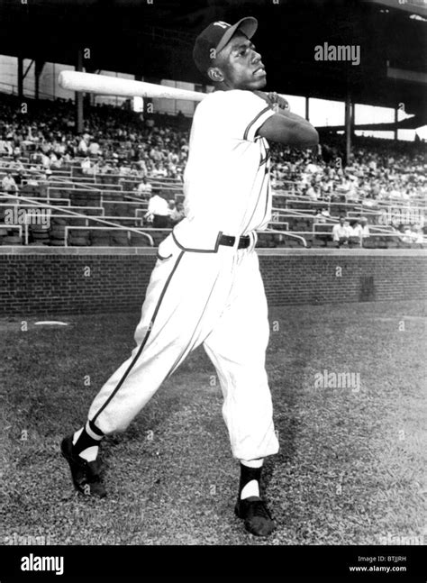 Hank Aaron Of The Milwaukee Braves Ca Stock Photo Alamy