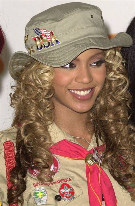 BEYONCE at 14th Annual Kids Choice Awards in Santa Monica 04/21/2001 ...