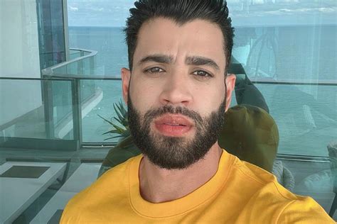 Gusttavo Lima Faz Tatuagem Gigante Nas Costas E Revela Sem Dor