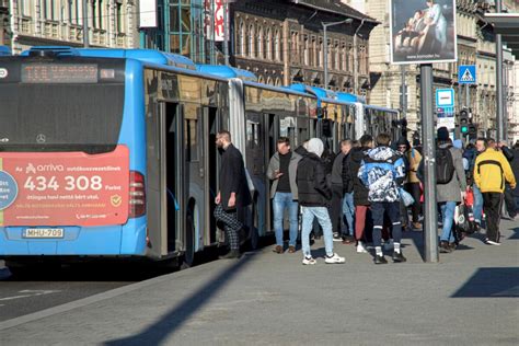 150 forintért egész nap buszozhatsz Budapesten Vezess