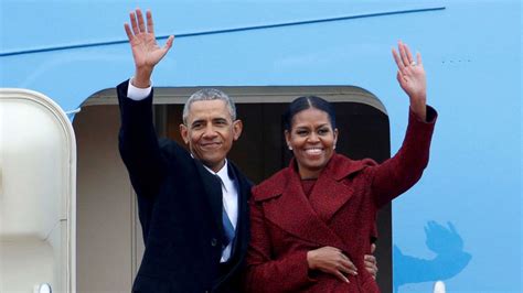 The Obamas Ink A Multiyear Deal With Netflix Abc7 Chicago