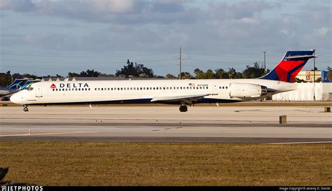 N Dn Mcdonnell Douglas Md Delta Air Lines Jeremy D Dando