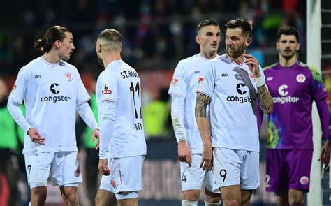 St Pauli Noten Gegen Kiel Für Zwei Spieler Reicht Es Nicht Mal Zur Fünf