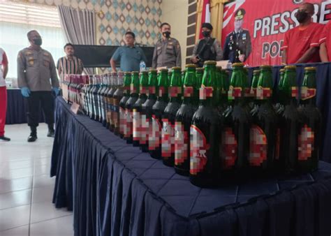 Ratusan Botol Miras Di Agam Disita Pedagang Terancam Satu Tahun Penjara