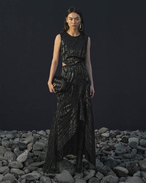 Stella Mccartney Presents Her New Pre Fall Collection Luxferity