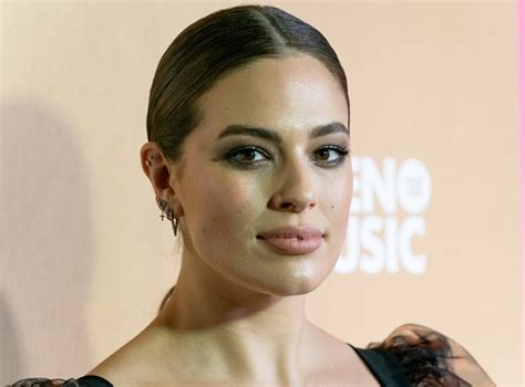 Ashley Graham Poses Naked While Breastfeeding Son In Intimate ELLE