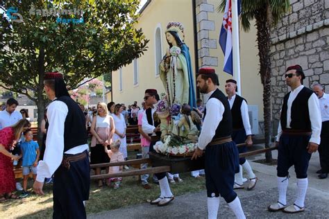 Katolici Danas Slave Blagdan Velike Gospe Apljinski Portal