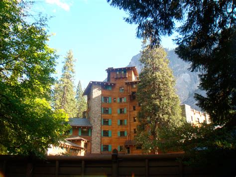 Staying at the Ahwahnee Hotel In Yosemite, CA - Where are Sue & Mike?