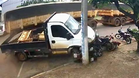 Sinop Caminh O Envolvido Em Acidente Carreta Bate Em V Rias Motos