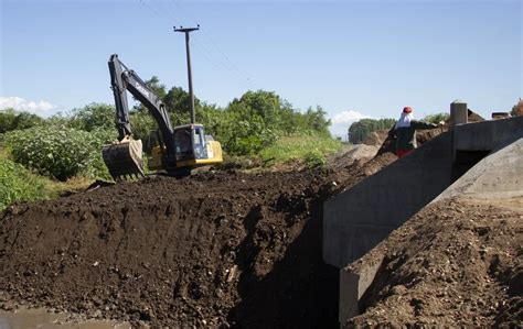 El Gobierno Invierte M S De Millones En Obras Viales En