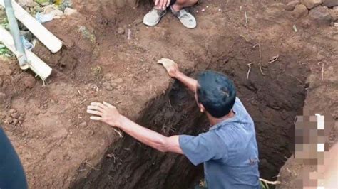 Misteri Makam Mahasiswi Di Purbalingga Dibongkar Jasad Utuh Pak Kades