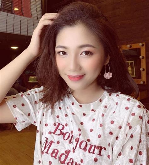 Nhan sắc không phải dạng vừa của loạt hot girl quân nhân gây sốt trên MXH Phụ Nữ Gia Đình