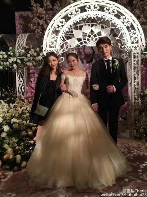 Những đám cưới cổ tích của dàn hot girl vạn người mê từng nổi đình nổi đám khắp Trung Quốc