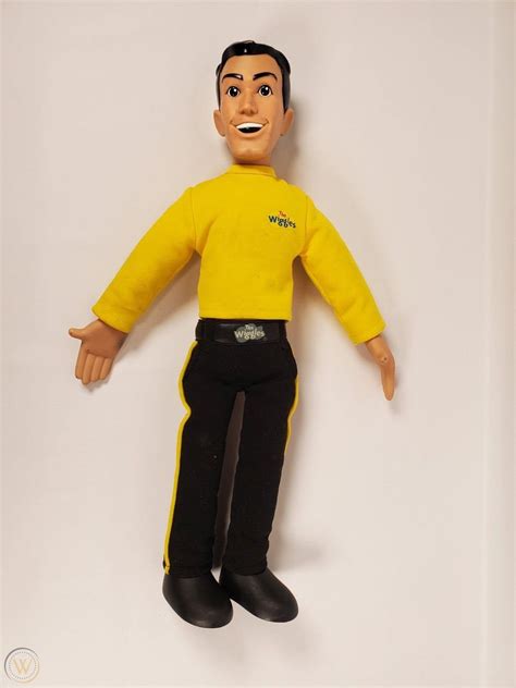 THE WIGGLES GREG Yellow TALKING SINGING PLUSH STUFFED DOLL 2003 NOT ...