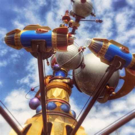 Astro Orbiter - Tomorrowland Tomorrowland, Nave Espacial, Disneylandia