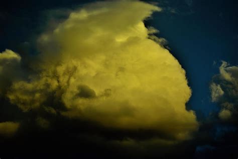 Textured cumulus cloud formation 14276740 Stock Photo at Vecteezy