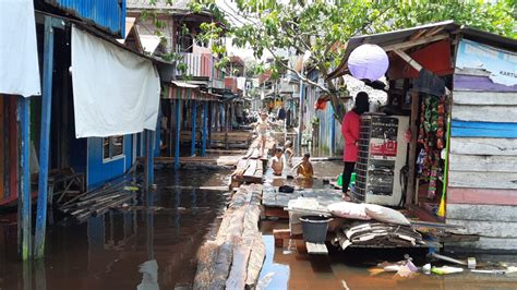 Miris Pembagian Beras Korban Banjir Hanya Kg Beras Tabengan Online