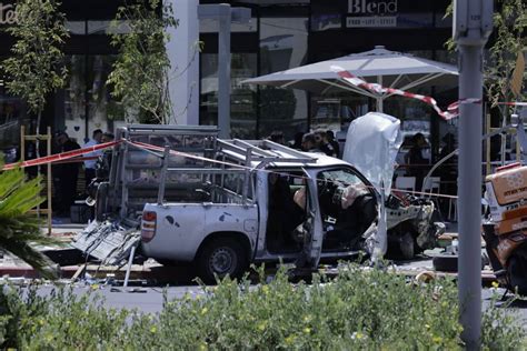 Israele Attentato A Tel Aviv Auto Sulla Folla Almeno Feriti Sky Tg