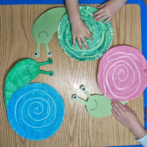 Paper Plate Snail Raising Hooks