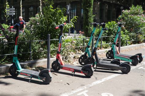 À Lyon un quinquagénaire victime d un accident de trottinette Lyon