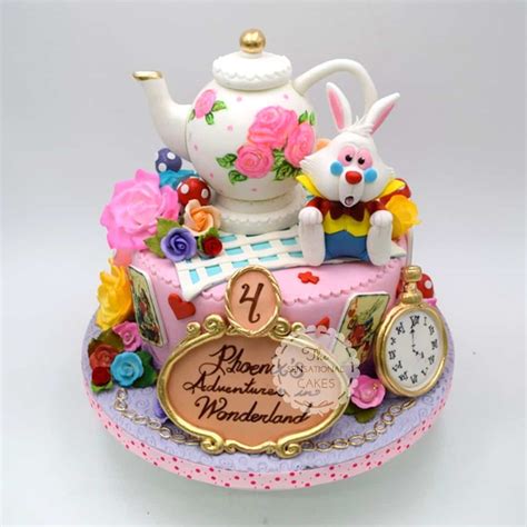 Alice In Wonderland Cakes: Choosing The Best Designs For Your Kid's Party