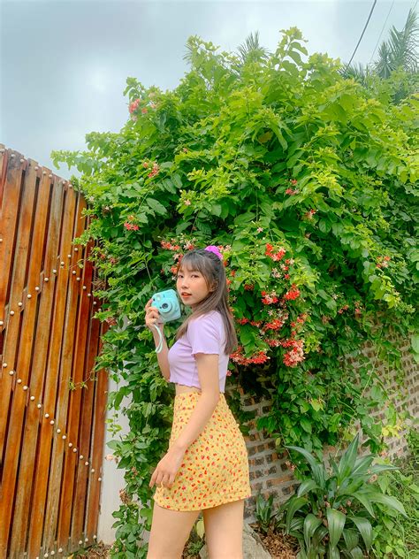 So sánh nhan sắc của 2 hot girl thế hệ Z Bên bốc ná thở bên dịu dàng tinh khôi quá khó để chọn